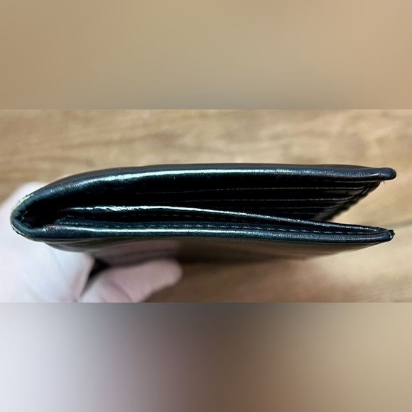 SALVATORE FERRAGAMO Ganchini Leather Wallet in Black - EUC - Picture 9 of 11